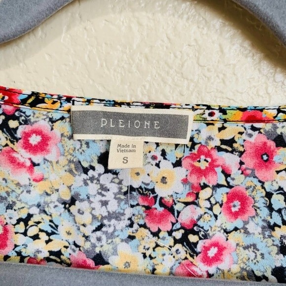 Pleione red bodysuit women floral faux wrap style deep neckline size S - Picture 3 of 9